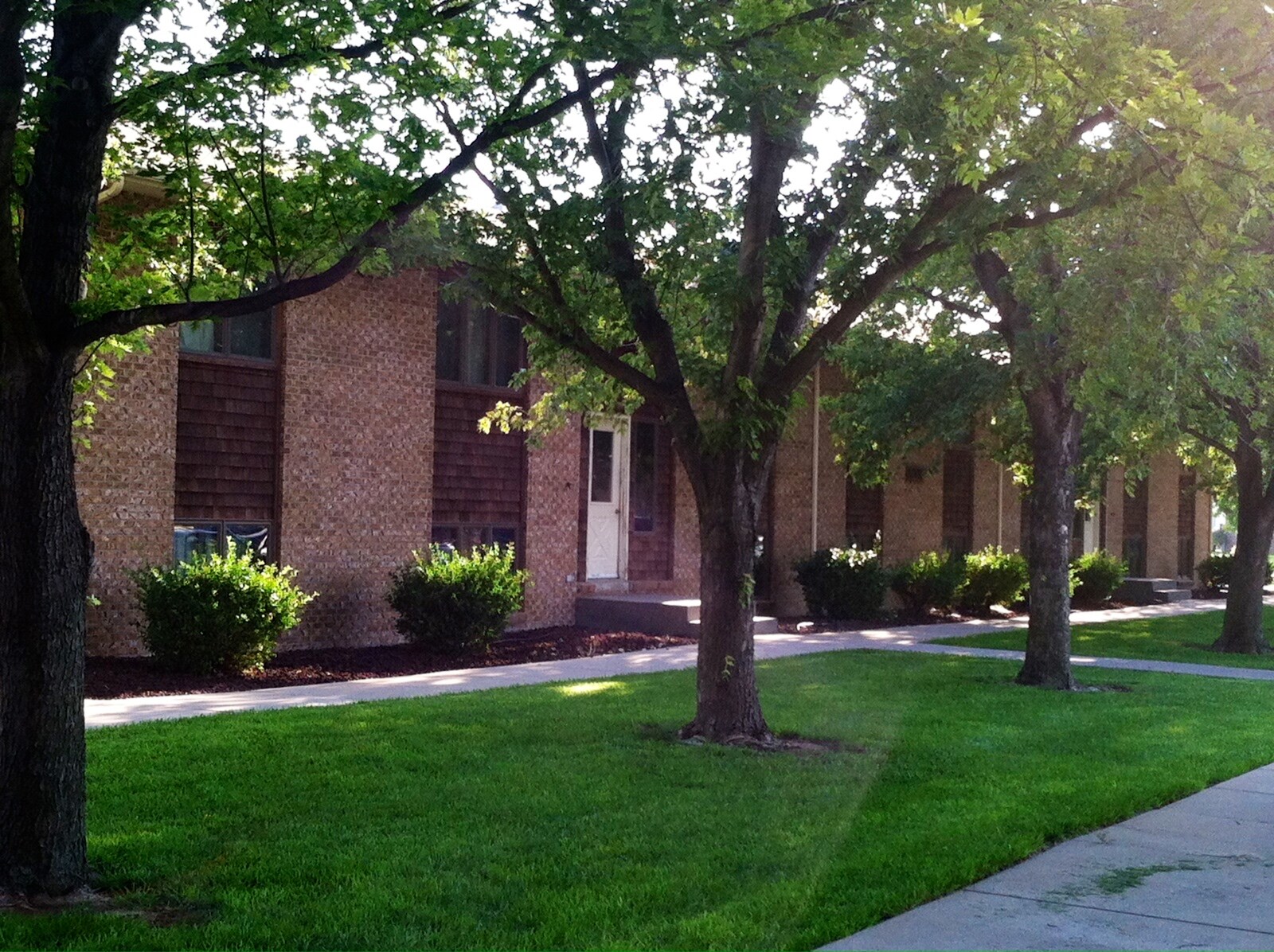 Building Photo - 1413 Hennessey St