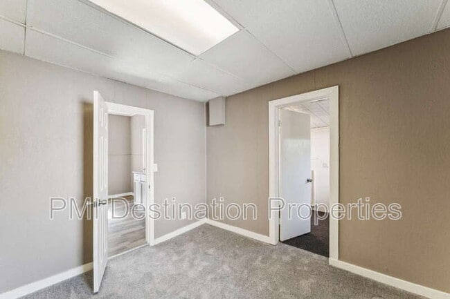 Building Photo - 108 Cliff Dr