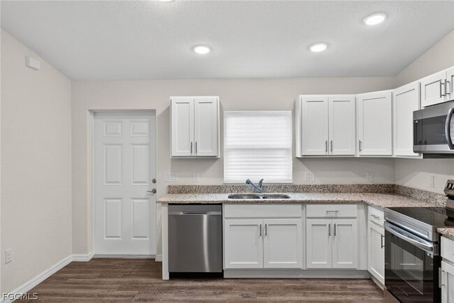 Building Photo - 6056 Pecan Cir