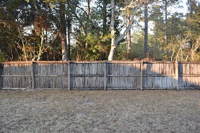 Building Photo - 26 Village Ln