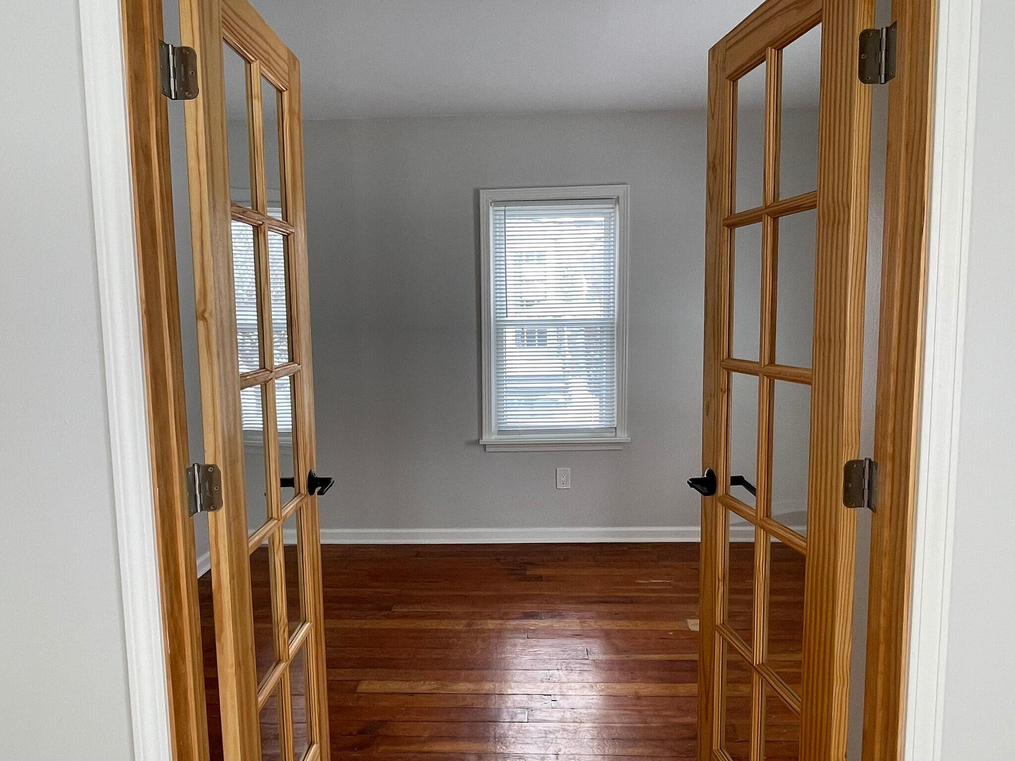 Building Photo - 2450 Gerald Ave