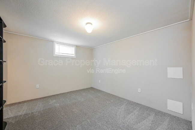 Building Photo - 701 S Simms St