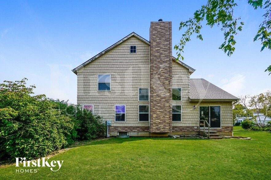 Building Photo - 1558 Royal Oak Dr