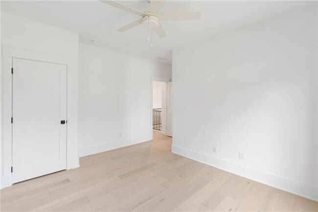 Building Photo - 312 Meadow Dr