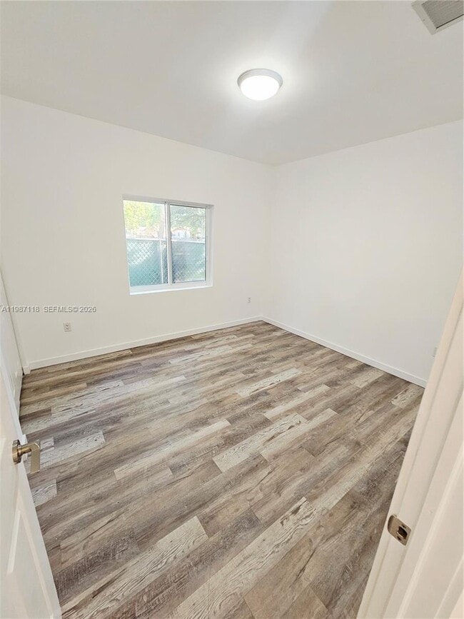 Building Photo - 127 NE 184th Terrace