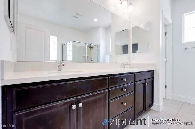 Building Photo - 4 br, 3 bath House - 1125 Berkshire Dr, La...