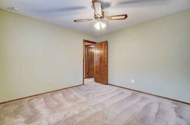 Building Photo - 3 Bed 2 Bath in Midwest City!