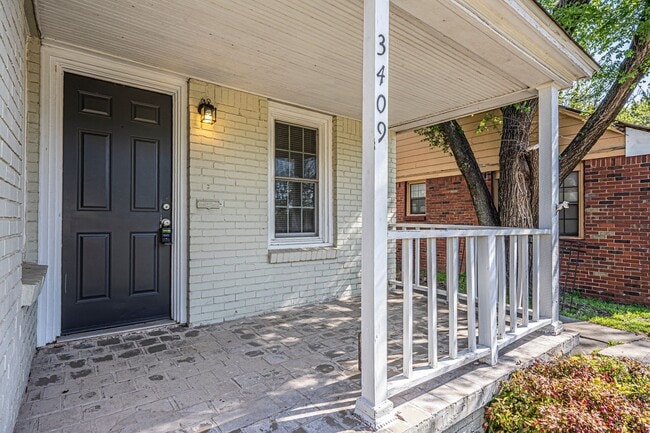Building Photo - PARK VIEW!!  2 Bed - 1 bath in NW OKC!