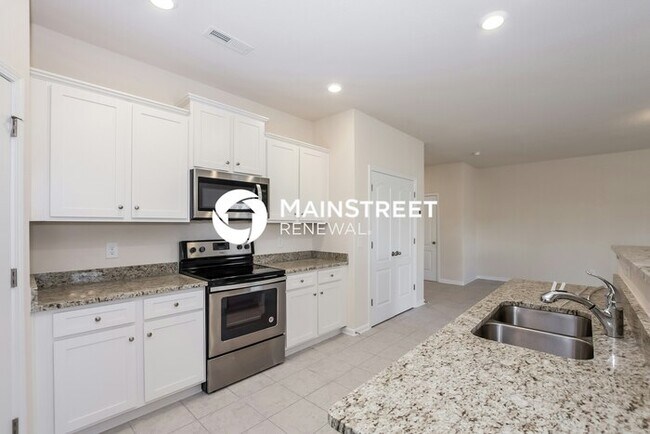Building Photo - 4 Bedroom Pet-Friendly Home in Charlotte, ...