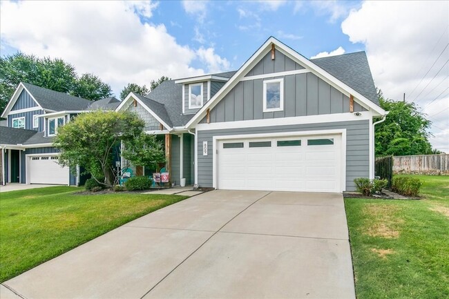 Building Photo - 809 Meadowbend Loop S