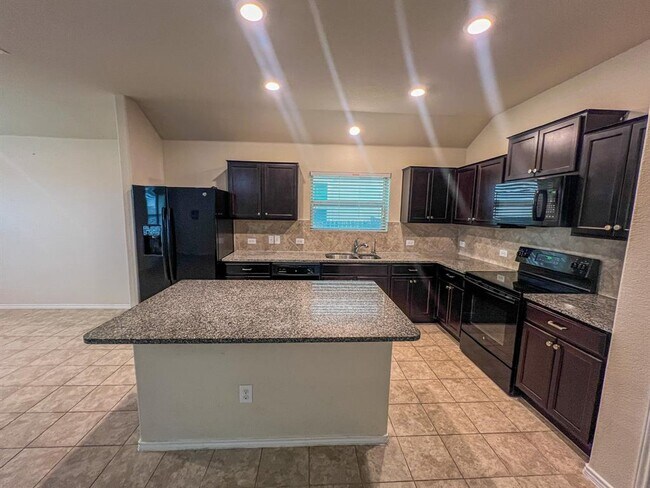 Building Photo - 324 Druse Ln