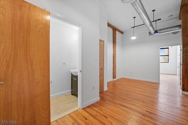 Building Photo - 475 S Jefferson St
