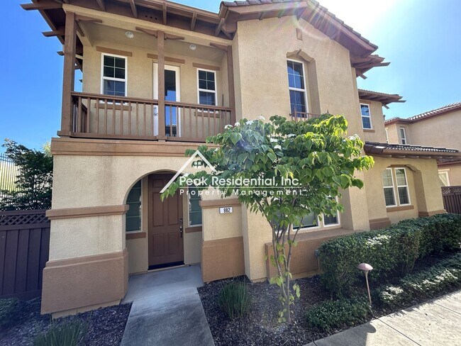 Building Photo - Beautiful 4bd/2.5ba Folsom Home with 2 Car Garage!