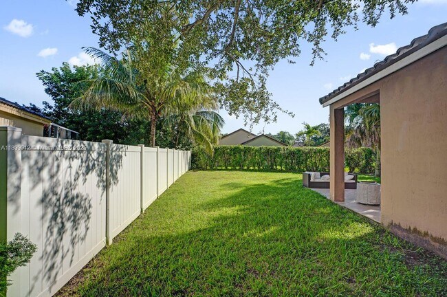 Building Photo - 658 Stanton Dr