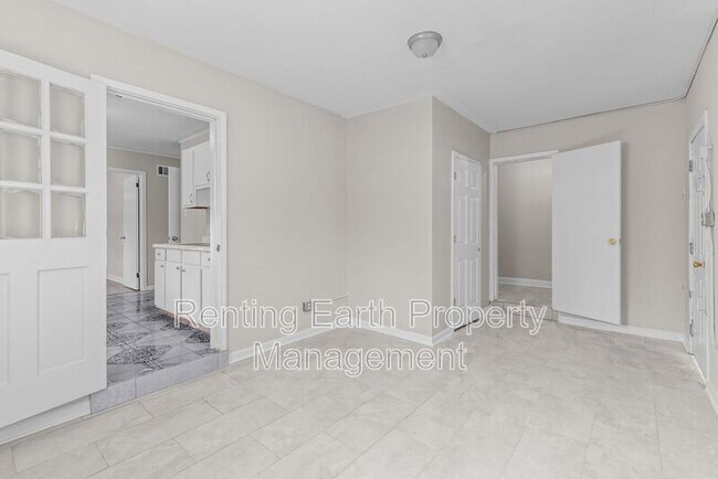 Building Photo - 231 Park Manor Dr