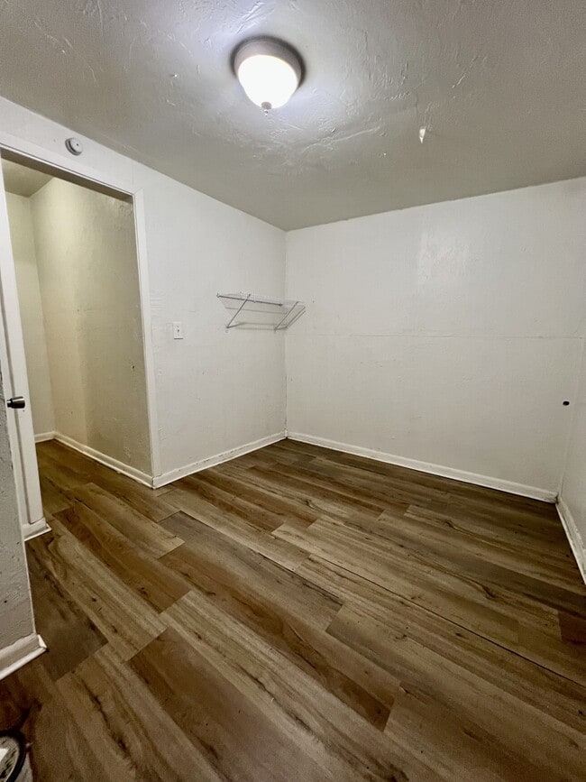 Building Photo - 703 Terry Dr