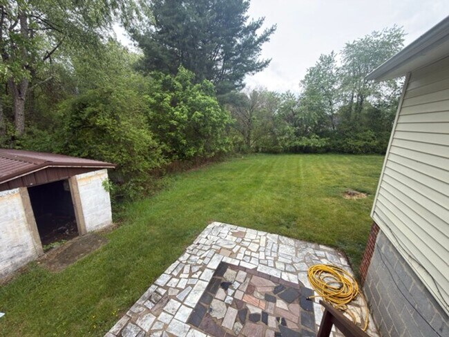 Building Photo - Pulaski, 4BR / 2 BA, available now