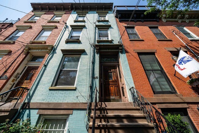 Building Photo - 160 2nd St