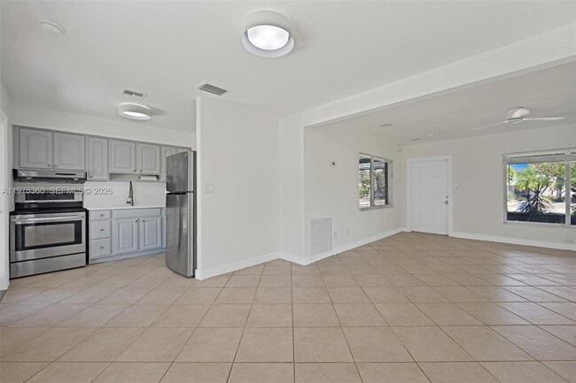 Building Photo - 380 NW 47th Ct