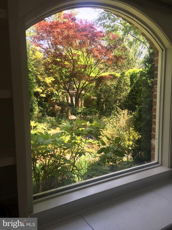 Building Photo - 3743 Upton St NW