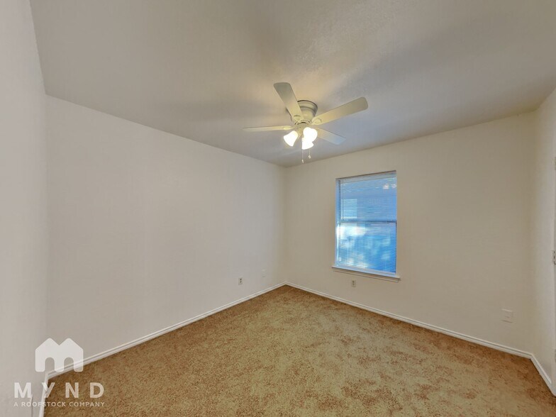 Building Photo - 1953 Kings Canyon Cir