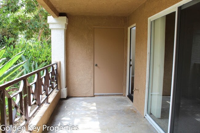 Building Photo - 2BR/2BATH Ground level Condo in La Costa Alta. 1 Car Garage! Community pool! Water/trash Included!
