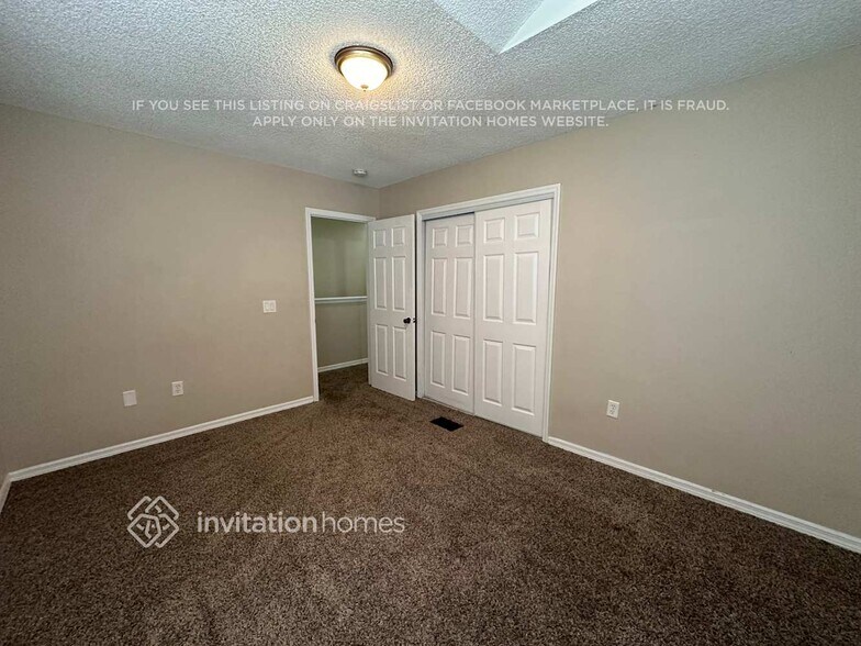 Building Photo - 1270 Navarre Dr