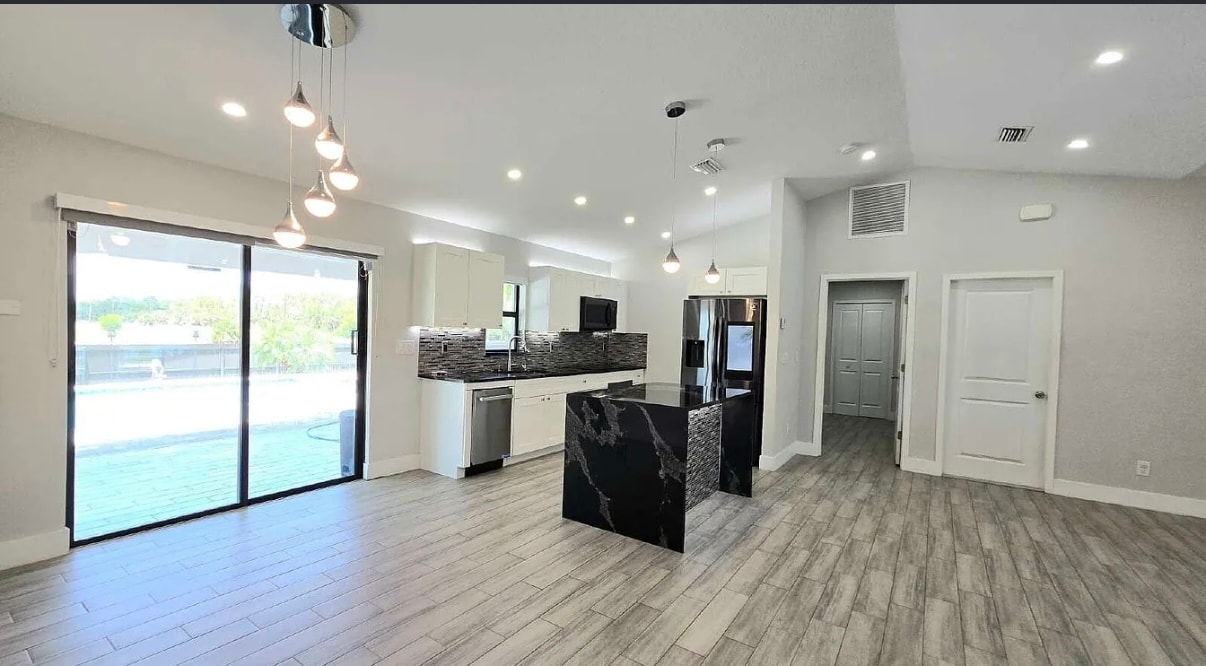 Building Photo - 4020 NW 41st Pl