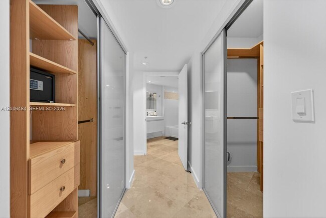 Building Photo - 2080 S Ocean Dr