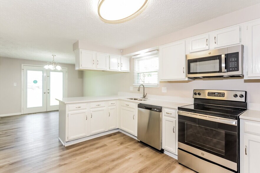 Building Photo - 8130 Clayburn Dr