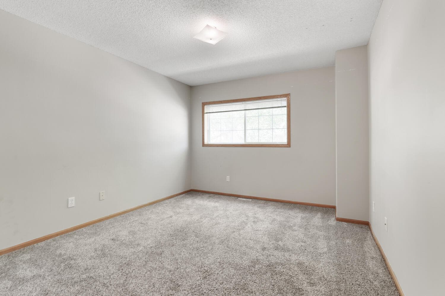 2nd Fl 2nd Bedroom - 150 S Prairie View Dr