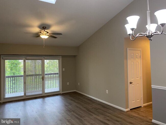 Building Photo - 9949 Grapewood Ct