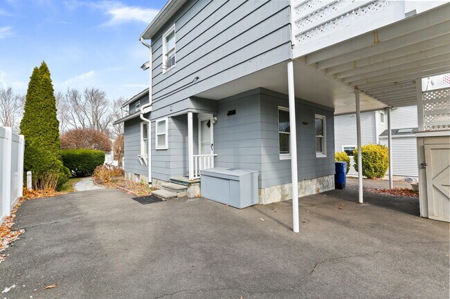 Building Photo - 8 3rd St