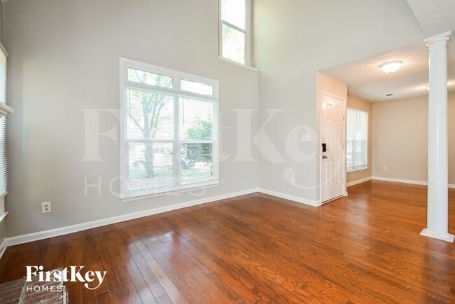 Building Photo - 941 Oak Street Southwest