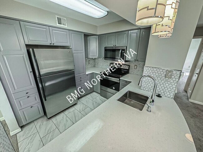 Building Photo - 6956 Ellingham Cir