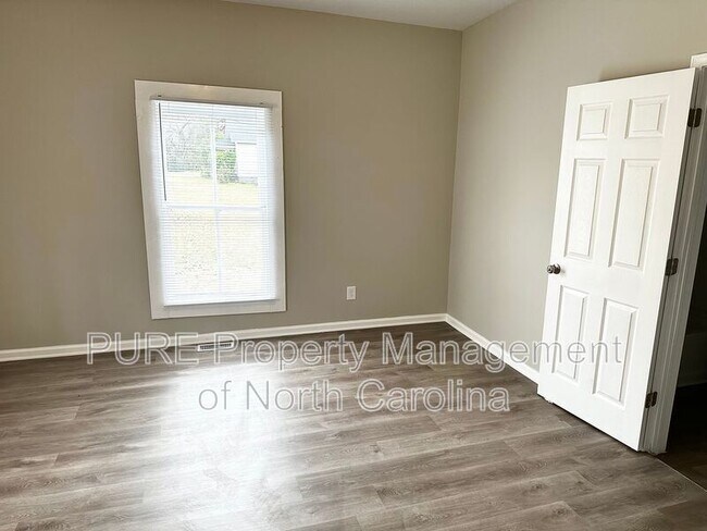 Building Photo - 213 Irma Ave