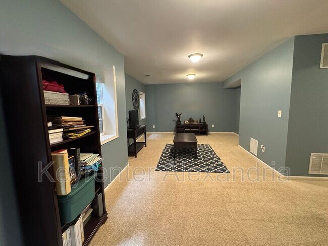 Building Photo - 6987 Forepond Ct