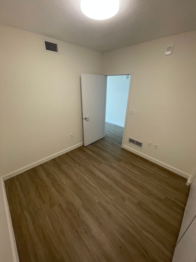 Building Photo - 168 SE 1st St