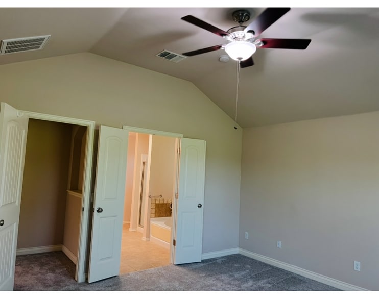 Building Photo - 18400 Agua Dr