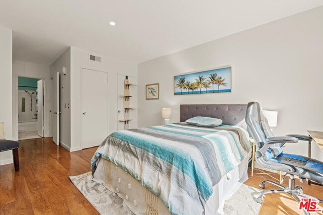 Building Photo - 1745 Camino Palmero St