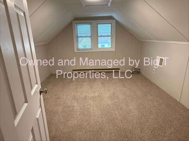 Building Photo - Family Home in Wilmington