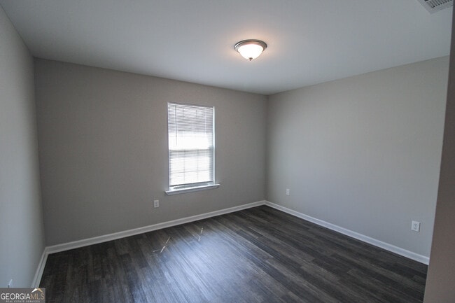 Building Photo - 202 Evans Ter