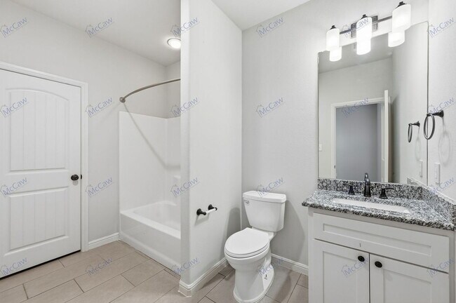 Building Photo - 5504 Wellesley Ave