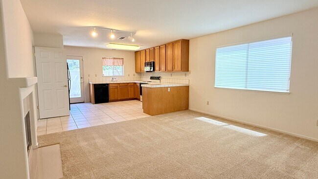 Building Photo - 1126 Vista Pointe Cir