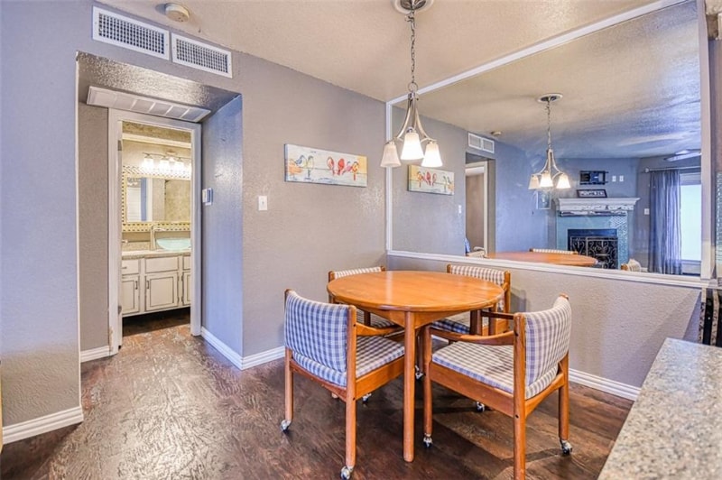 Building Photo - 3000 Chautauqua Ave