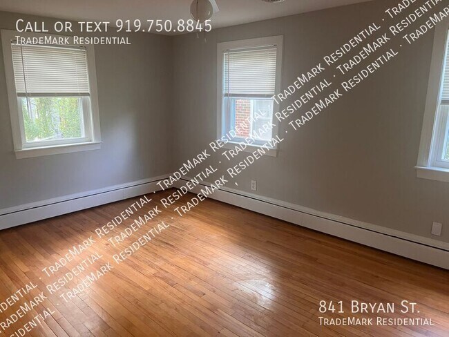 Building Photo - 841 Bryan St