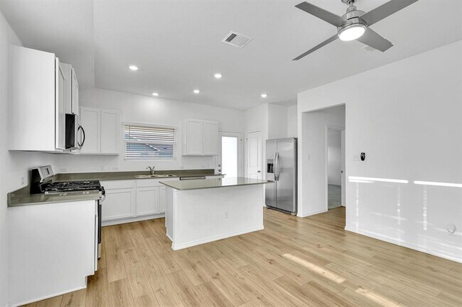 Building Photo - 4240 Rimrock Rose Ln