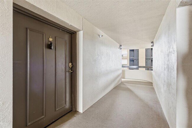 Building Photo - 2413 Bayshore Blvd