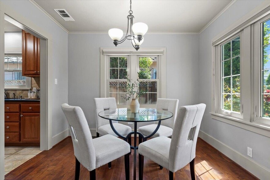 Building Photo - 1375 Magnolia Ave