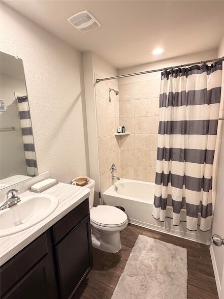 Building Photo - 2406 Heeney Pk Ln